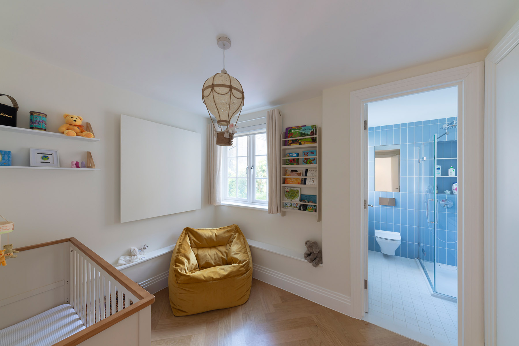 Nouvelle chambre au premier étage avec salle de douche en suite